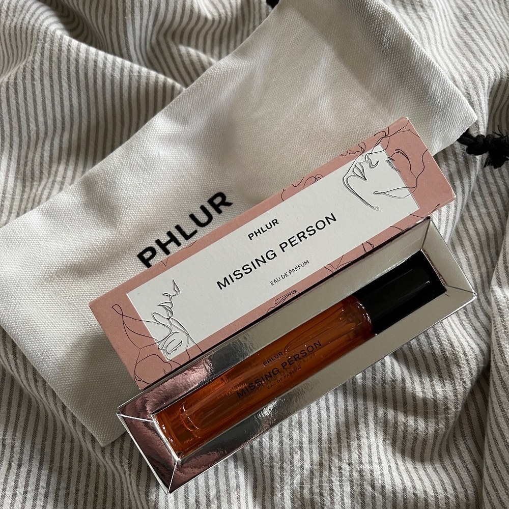 BRAND NEW Phlur Missing Person with drawstring pouch